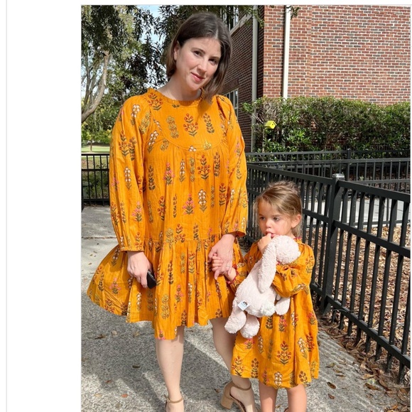 Pink Chicken Women’s Brayden Dress - Gold Field Floral Size Small Yellow - Picture 2 of 9